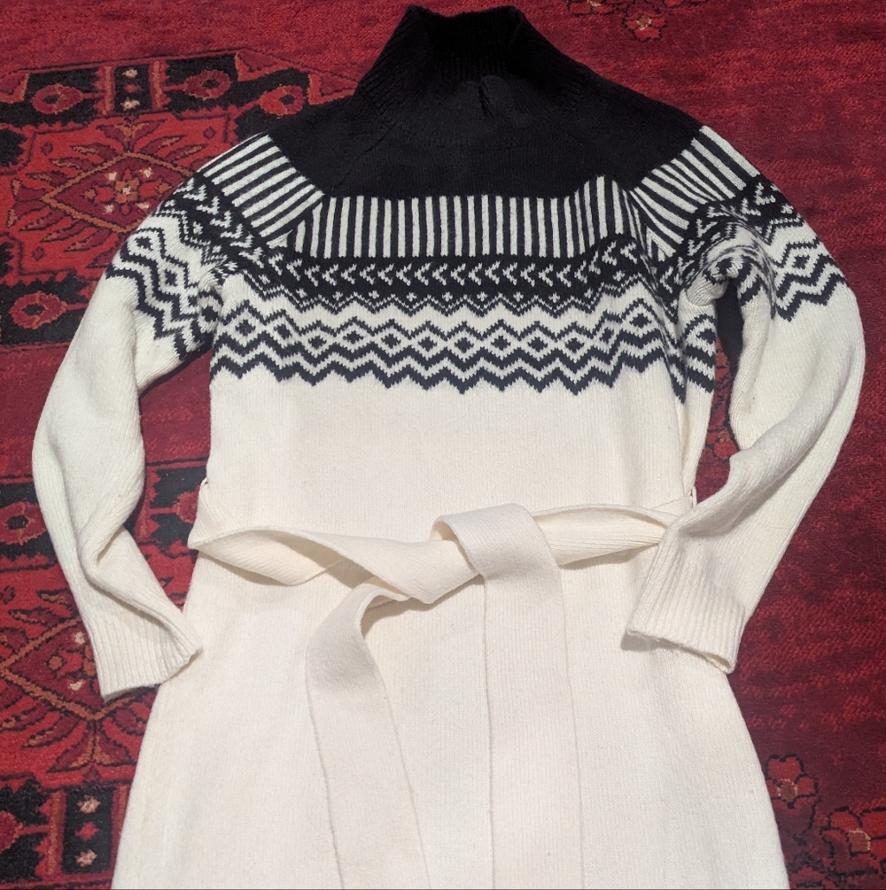 Ann Taylor Black and White Long Sleeve Dress